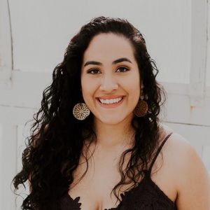 Meet your Posher, Claudia